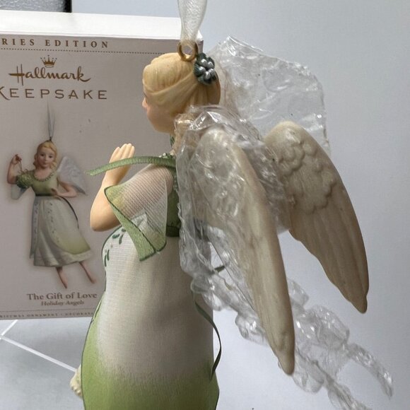 Hallmark Ornament 2006 Gift Of Love 1st In Series Holiday Angels Nib - Picture 2 of 8